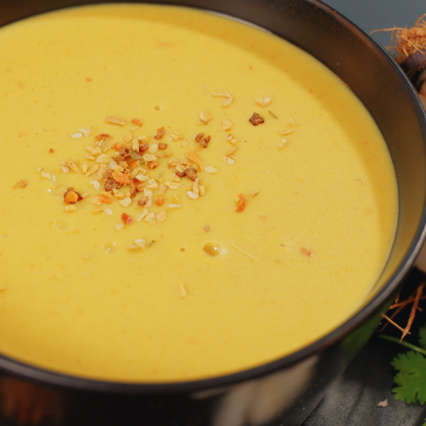 Vegane High Protein Suppe Kokos Curry – exotisches Fertiggericht scharf und cremig, schnelle Mahlzeit, proteinreich
